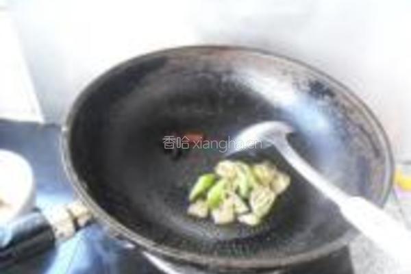 鸭腿炖豆角的做法图解3