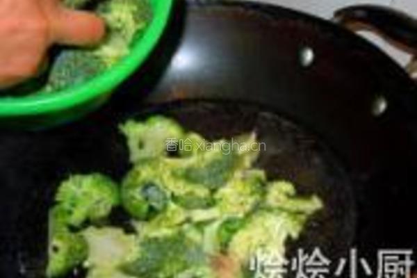 西兰花团虾仁的做法图解8