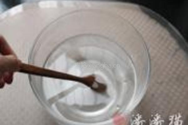 红糖桂花冰粉的做法图解2