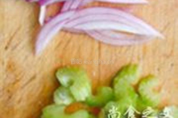 虾仁鱿鱼意面的做法图解3