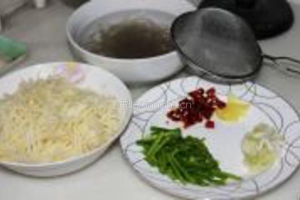 土豆丝炒粉条的做法图解2