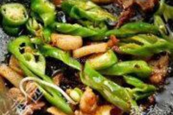 豆芽炒双菌的做法图解5