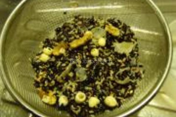 多宝紫米粥的做法图解2