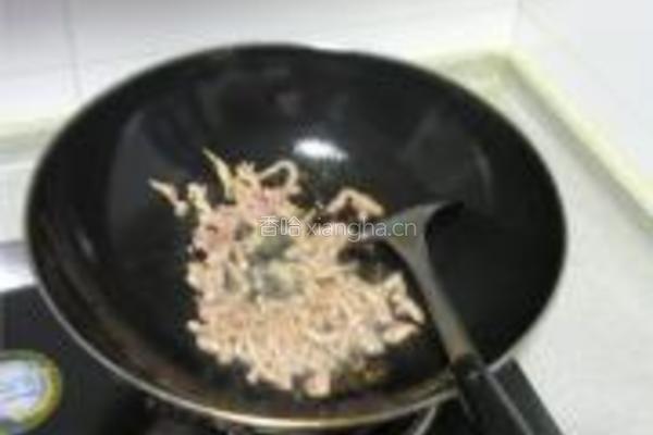 肉丝虫草花炒韭苔的做法图解3