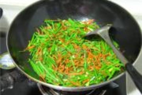 肉丝虫草花炒韭苔的做法图解4