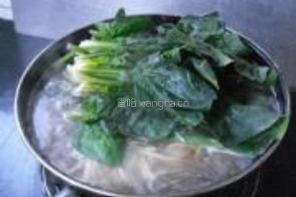 菠菜热汤面的做法图解7