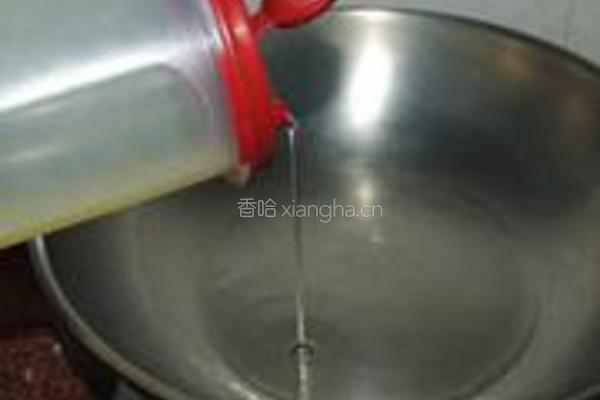 青蒜焖带鱼的做法图解2