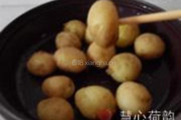 菠萝酱汁咕噜土豆球的做法图解6