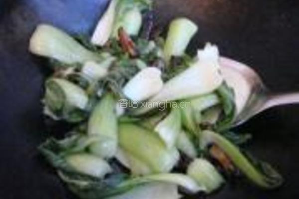 香菇炒小白菜的做法图解4