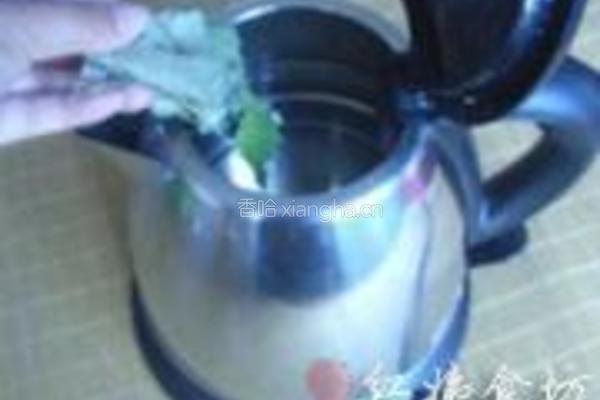 柠檬菊花荷叶茶的做法图解3