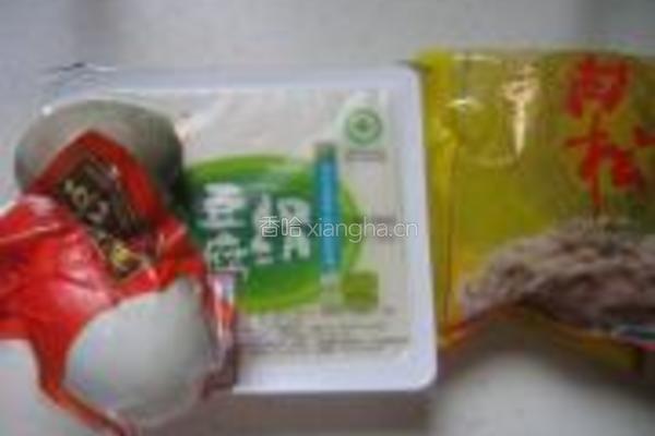 双蛋拌豆腐的做法图解1