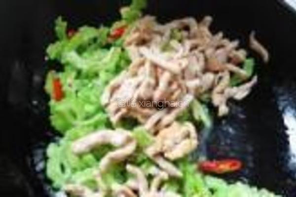 苦瓜炒肉的做法图解7