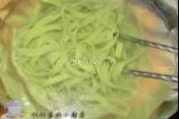 鸡腿菠菜面的做法图解12