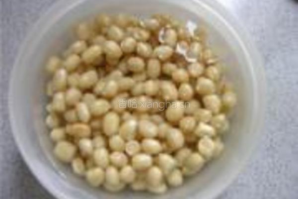 老醋拌花仁的做法图解1