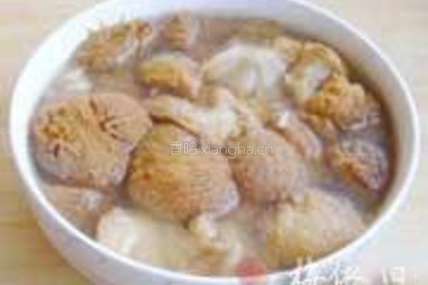 猴头菇银耳乌鸡汤的做法图解1