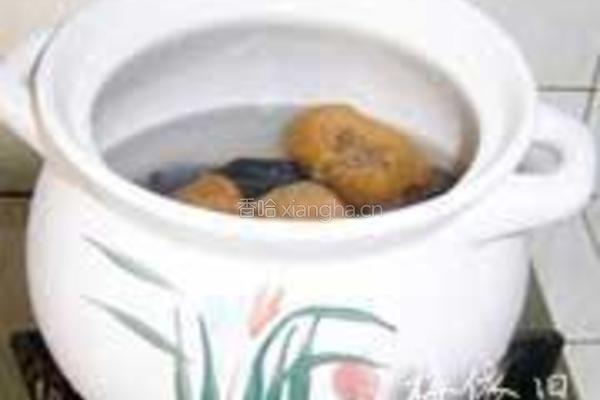 猴头菇银耳乌鸡汤的做法图解7