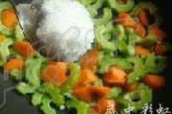 菠萝焖苦瓜的做法图解3