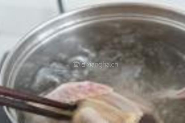 红枣圆肉鸽子汤的做法图解1