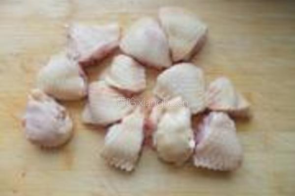 卷心菜炒鸡翅的做法图解2