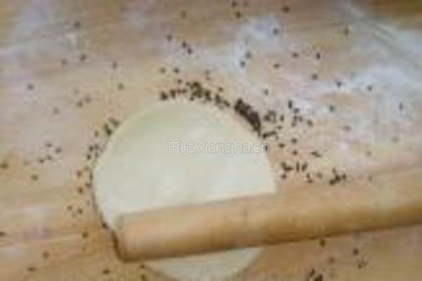 黑芝麻核桃仁红糖饼的做法图解4