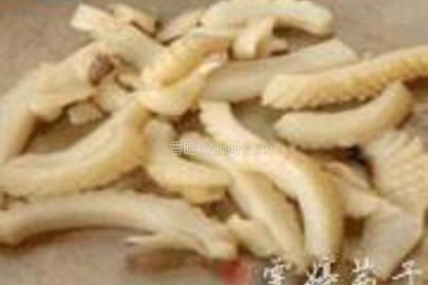 双果杏仁烩墨鱼的做法图解3