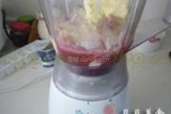 杨梅奶昔的做法图解2