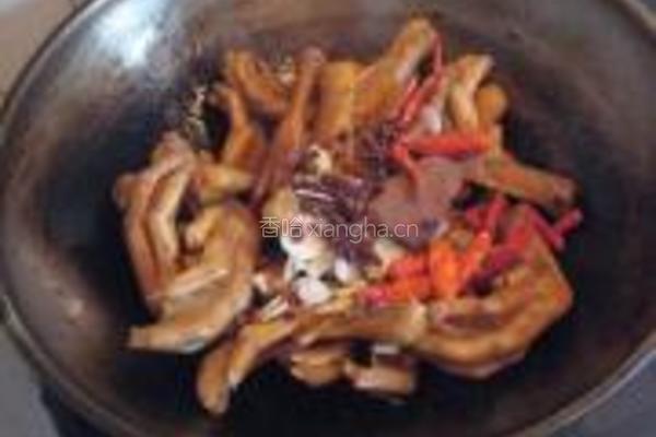 麻辣鸭掌的做法图解5
