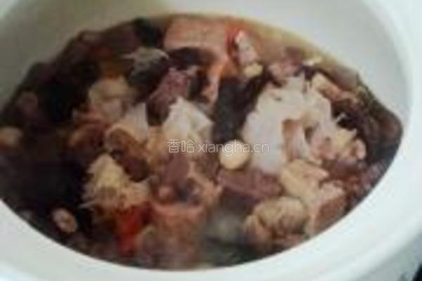 双耳莲子炖牛肉的做法图解10