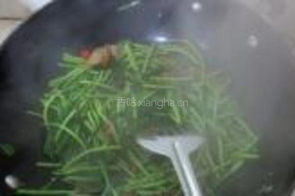 藜蒿炒腊肉的做法图解9