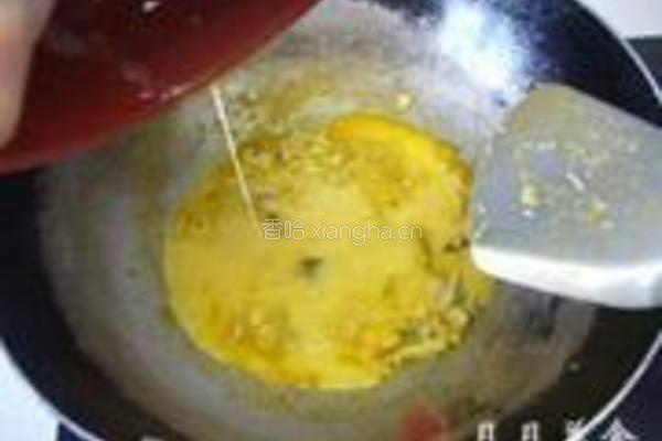 蟹肉炒鸡蛋的做法图解5