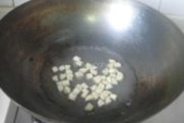 茭白花生肉丁炸酱面的做法图解4