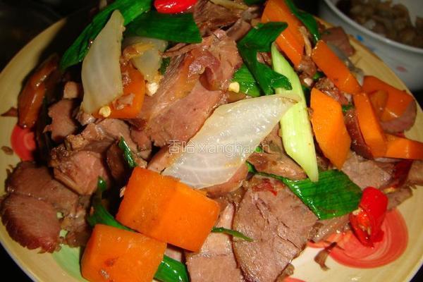 大蒜胡萝卜炒牛肉