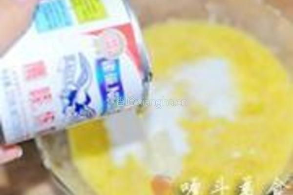 炼乳香蕉松饼的做法图解4