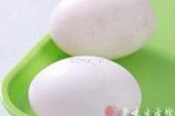 鱿鱼干韭菜鸭蛋水饺的做法图解2