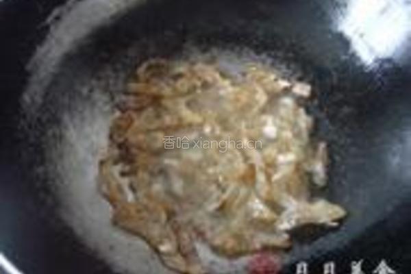 鱼片炒芹菜的做法图解3