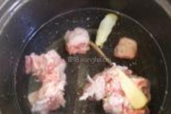 排骨苦菜粥的做法图解2