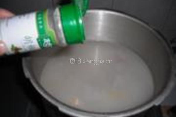 茼蒿排骨粥的做法图解9
