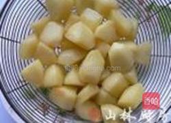 糖汁苹果的做法图解2