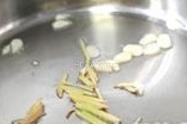 黄花菜炒肉丝的做法图解5