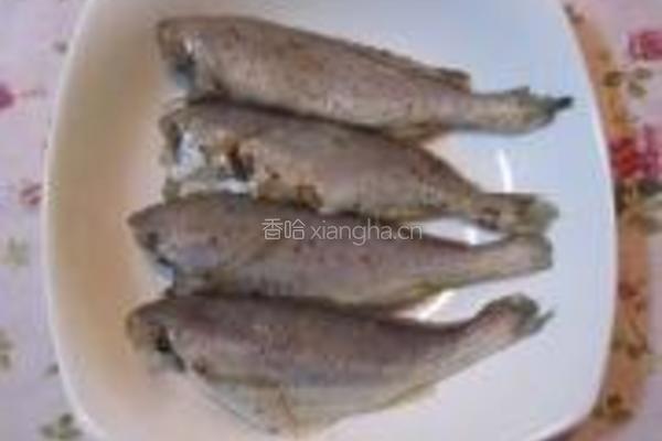 橄榄油香煎小黄鱼的做法图解1