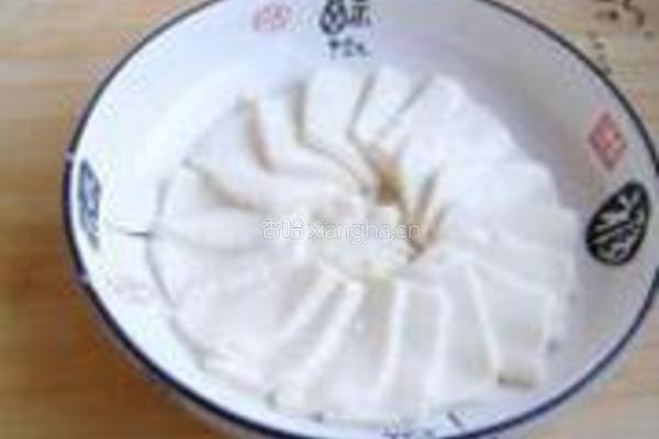 香菜皮蛋豆腐的做法图解3