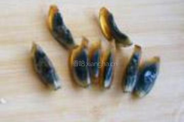 香菜皮蛋豆腐的做法图解5