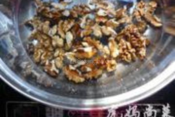 琥珀核桃仁的做法图解2