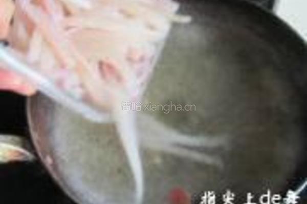 茶树菇爆鱿鱼丝的做法图解2