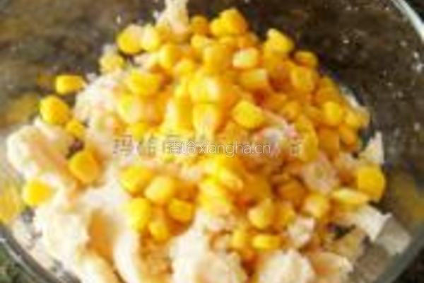 鸡蛋玉米豆渣饼的做法图解2