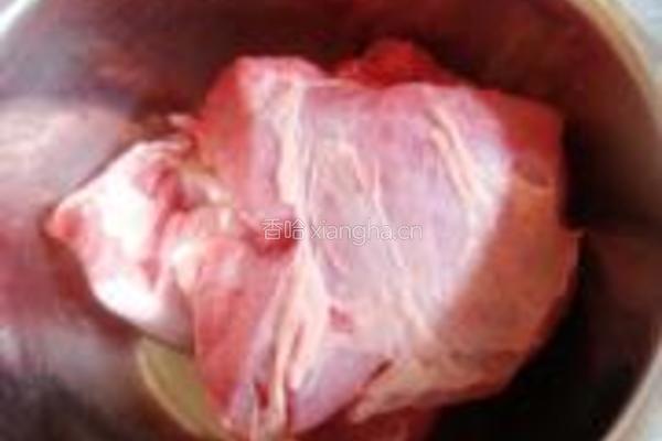 萝卜牛腩煲的做法图解1