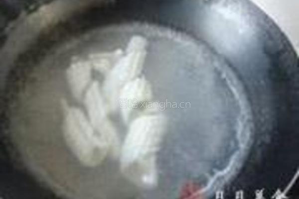 鱿鱼卷炒彩椒的做法图解3