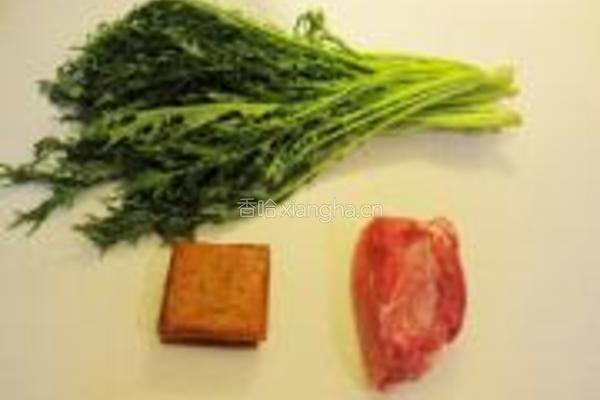 雪里蕻肉末炒豆腐干的做法图解1