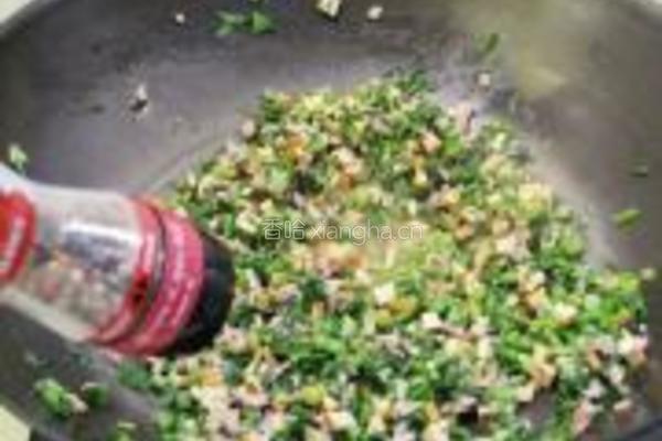雪里蕻肉末炒豆腐干的做法图解7