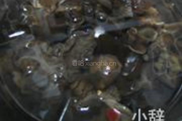 生椒凉拌黑木耳的做法图解3